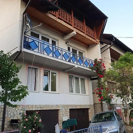 Athosapartment Potkrovlje *